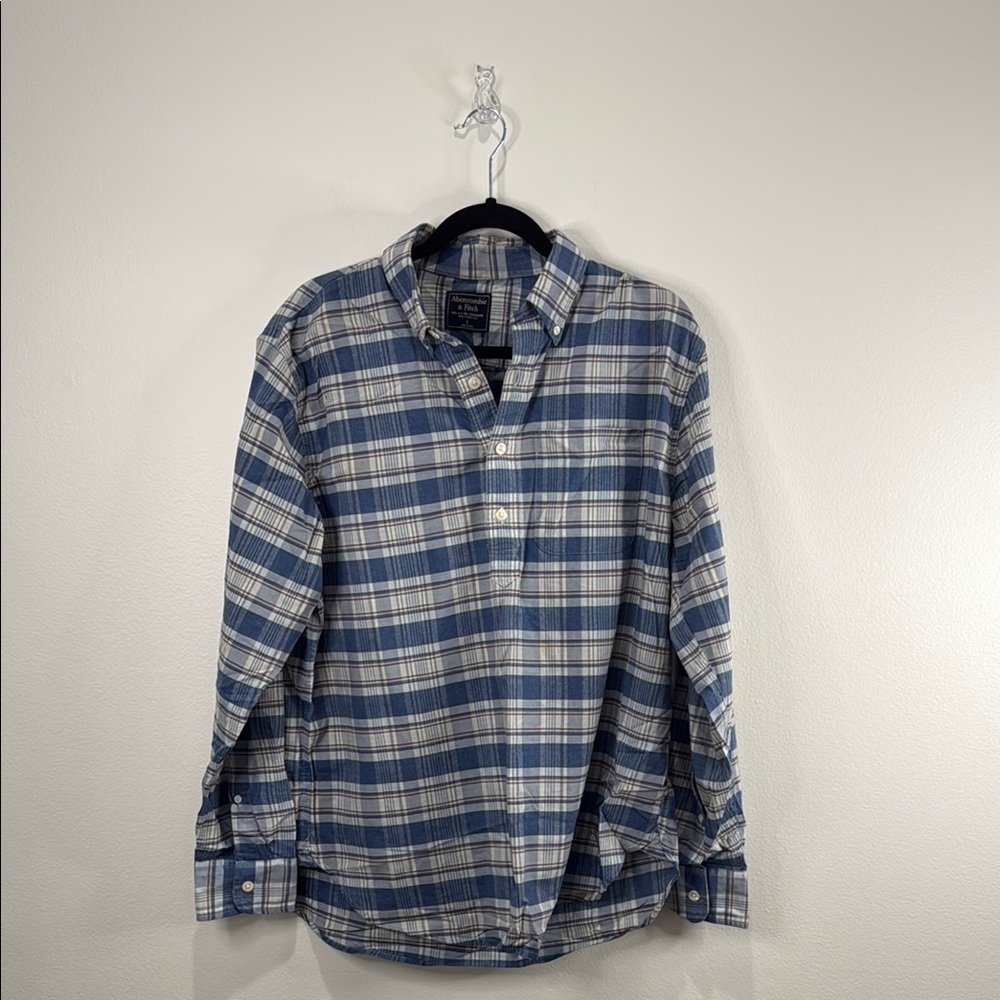 Abercrombie & Fitch Blue and White Casual Button Down Shirt